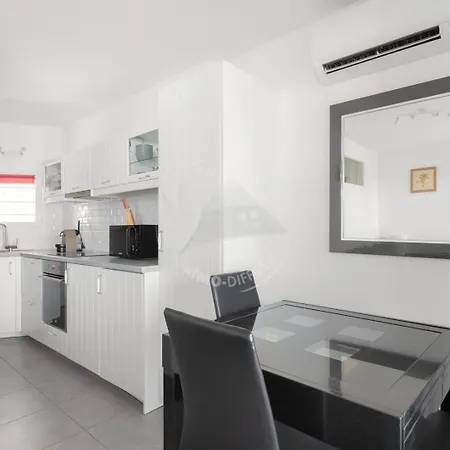 As17563 - P2 Entierement Equipe Acces Direct Avec Parking Prive Apartment Le Grau-du-Roi